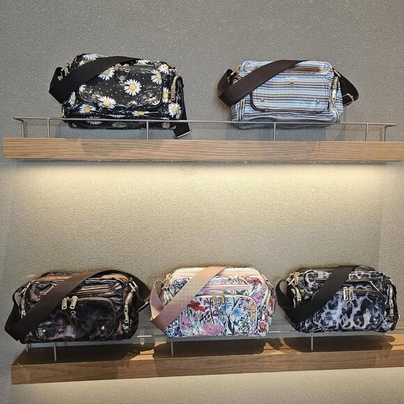 Durable & Lightweight Women's Tote - Water-Resistant Handbag for Travel & Work - Picture 8 of 8